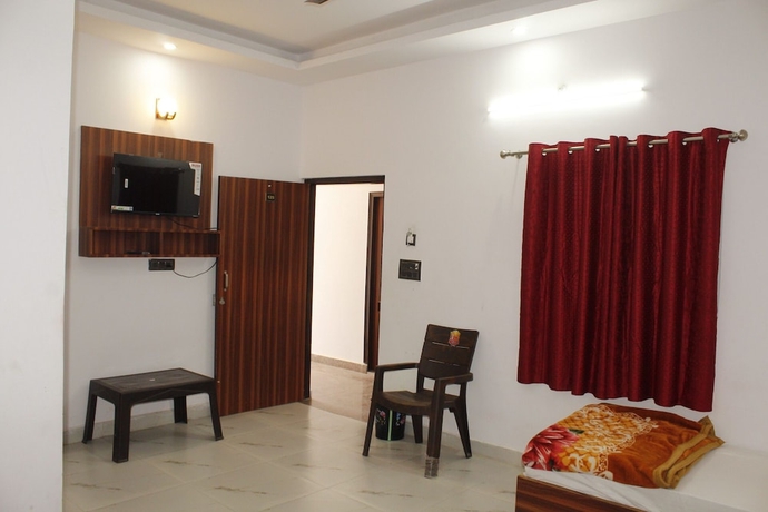 Imagen de la habitación del Hotel Hare Krishna Vrindavan. Foto 8