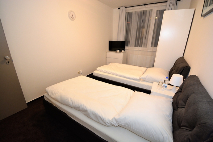 Imagen de la habitación del Hotel Harfa. Foto 16