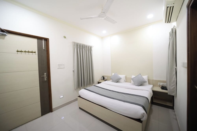 Imagen de la habitación del Hotel Hari Haran Prestige. Foto 8