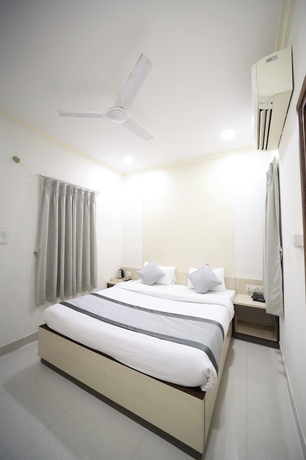 Imagen de la habitación del Hotel Hari Haran Prestige. Foto 11