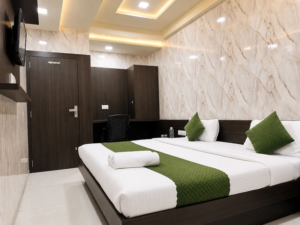 Imagen de la habitación del Hotel Hari Palace, Rajkot. Foto 6