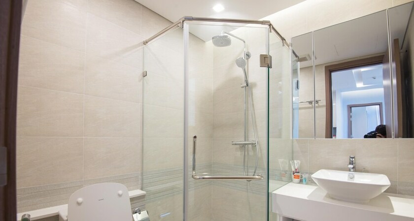 Imagen de la habitación del Hotel Harim Vinhomes Metropolis. Foto 19