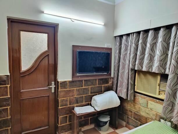 Imagen general del Hotel Harish Guest House -Railway Station Road. Foto 2