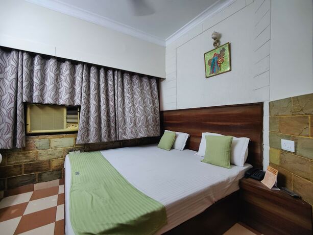 Imagen general del Hotel Harish Guest House -Railway Station Road. Foto 3