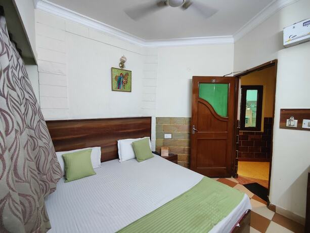 Imagen general del Hotel Harish Guest House -Railway Station Road. Foto 8