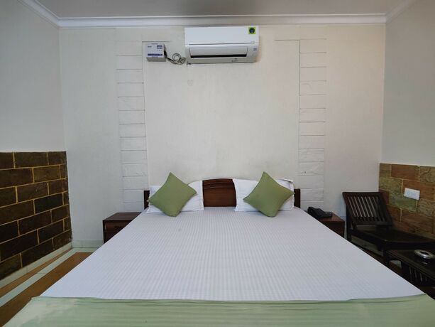 Imagen general del Hotel Harish Guest House -Railway Station Road. Foto 9