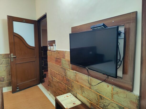 Imagen general del Hotel Harish Guest House -Railway Station Road. Foto 13