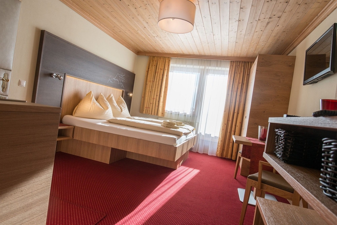 Imagen de la habitación del Hotel Harmls. Foto 14