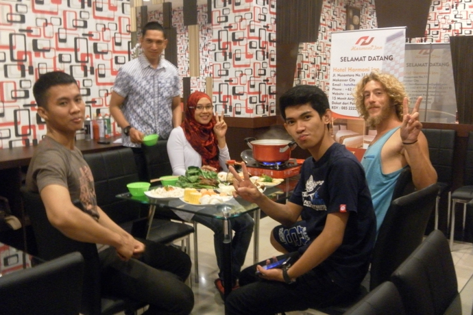 Imagen del bar/restaurante del Hotel Harmoni Inn Pelabuhan Makassar. Foto 4