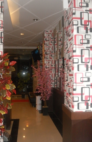 Imagen de los interiores del Hotel Harmoni Inn Pelabuhan Makassar. Foto 9