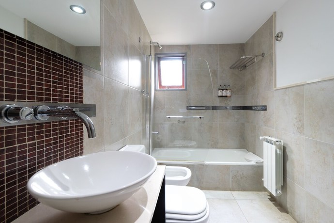 Imagen de la habitación del Hotel Harmonie de Monta&ntilde;a. Foto 3