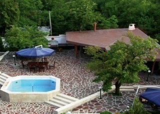 Imagen de la piscina del Hotel Harmony Bankya. Foto 4