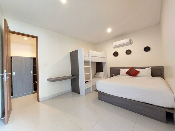 Imagen general del Hotel Harmony Beach Suite. Foto 7