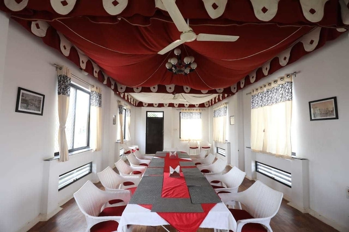 Imagen del bar/restaurante del Hotel Harmony Blue Udaipur. Foto 3