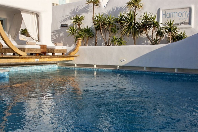 Imagen de la piscina del Hotel Harmony Boutique. Foto 14