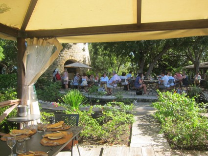 Imagen de los interiores del Hotel Harmony Hall. Foto 3