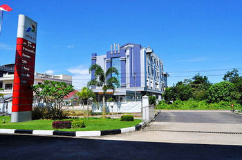 Imagen de los interiores del Hotel Harmony In Pontianak. Foto 10