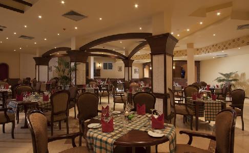 Imagen del bar/restaurante del Hotel Harmony Makadi Bay and Resort. Foto 8