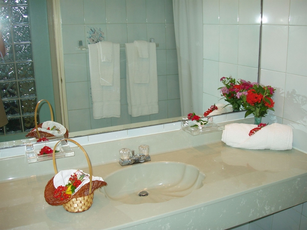 Imagen de la habitación del Hotel Harmony Marina Suites. Foto 5