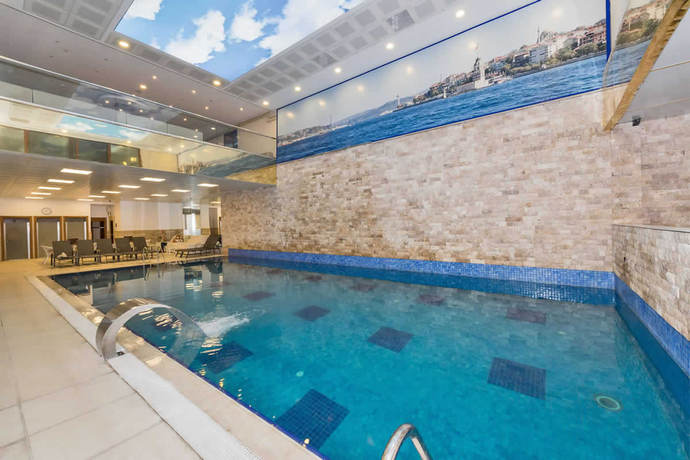 Imagen de la piscina del Hotel Harmony Merter and Spa. Foto 11