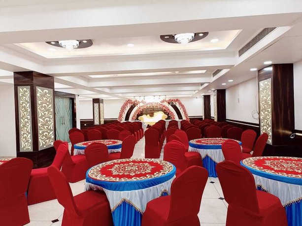 Imagen de los interiores del Hotel Harmony Rooms And Banquet. Foto 8