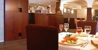 Imagen del bar/restaurante del Hotel Harmony, Sofia. Foto 2