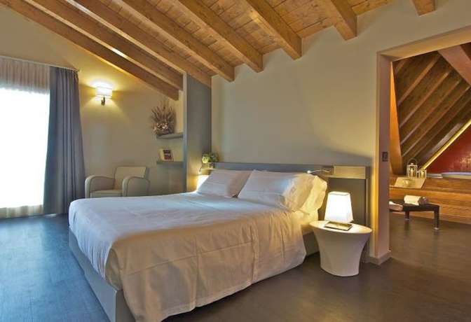 Imagen de la habitación del Hotel Harmony Suite. Foto 3