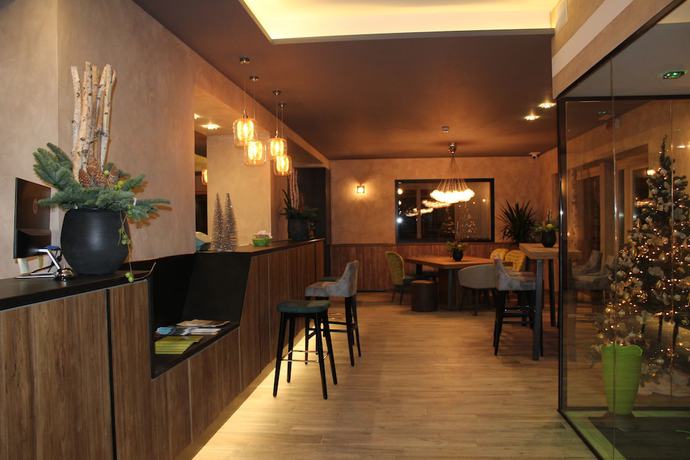 Imagen de los interiores del Hotel Harmony Suite. Foto 20