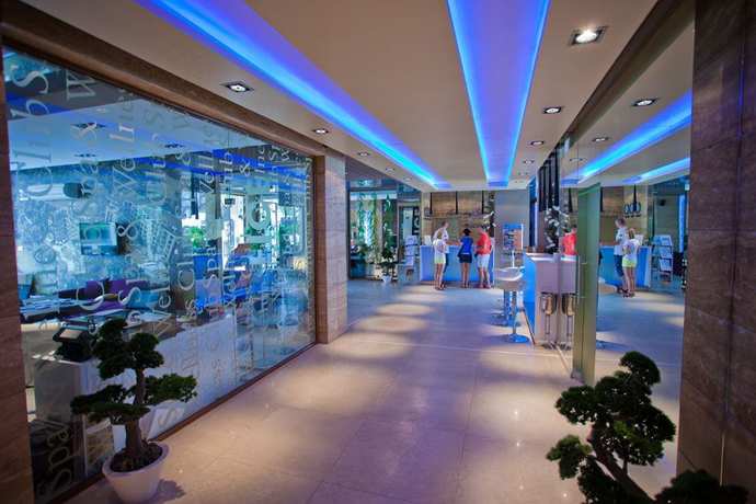 Imagen de los interiores del Hotel Harmony Suites 2 and 3. Foto 19