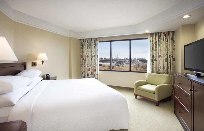 Imagen de la habitación del Hotel Harmony Suites. Foto 6