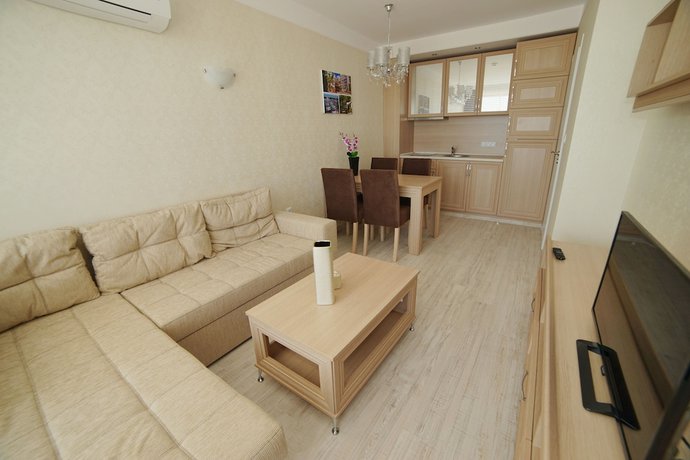 Imagen de la habitación del Hotel Harmony Suites Grand Resort. Foto 6