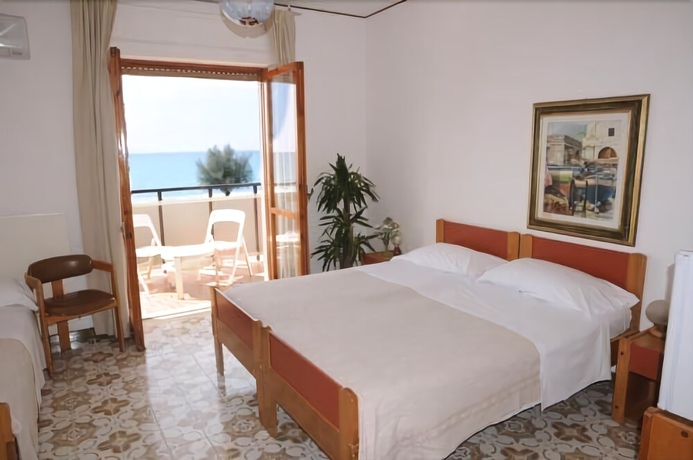 Imagen de la habitación del Hotel Harmony, Tortora. Foto 8