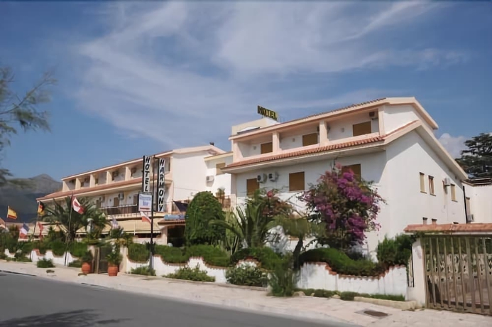 Imagen general del Hotel Harmony, Tortora. Foto 2