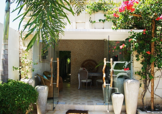 Imagen de los interiores del Hotel Harmony Villas Lombok. Foto 19