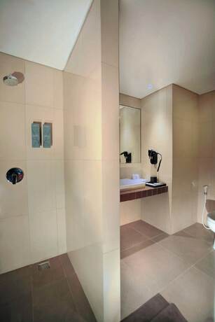 Imagen general del Hotel Harper Purwakarta. Foto 11