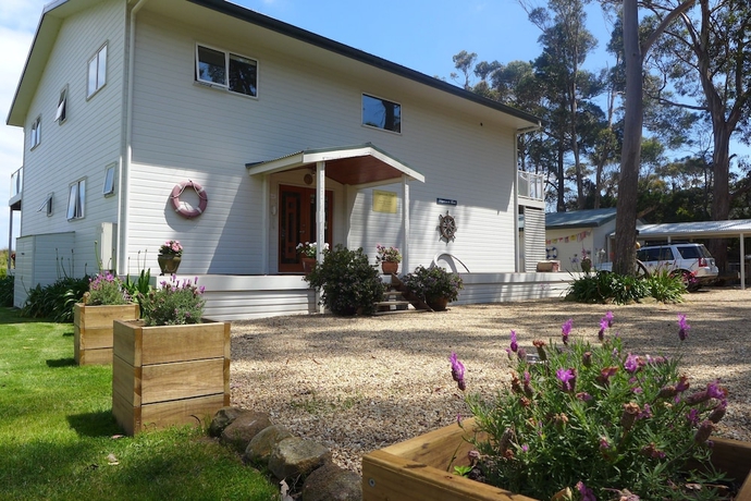 Imagen de los interiores del Hotel Harpers On The Beach. Foto 19