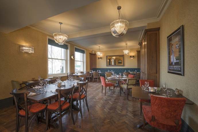 Imagen del bar/restaurante del Hotel Harper's Steakhouse With Rooms, Haslemere. Foto 3