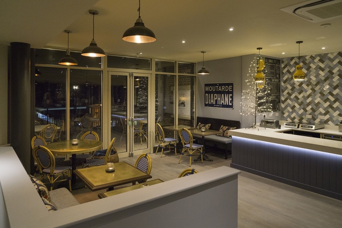 Imagen del bar/restaurante del Hotel Harper's Steakhouse With Rooms, Haslemere. Foto 7