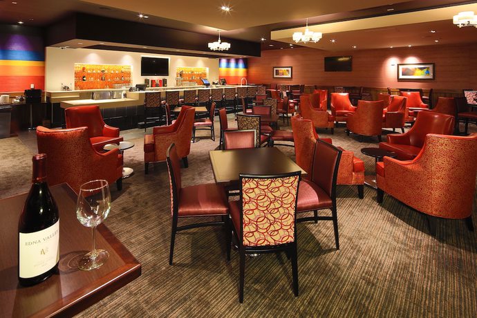 Imagen del bar/restaurante del Hotel Harrah's Cherokee Valley River Hotel & Casino - A Caesars Rewards Destination. Foto 4