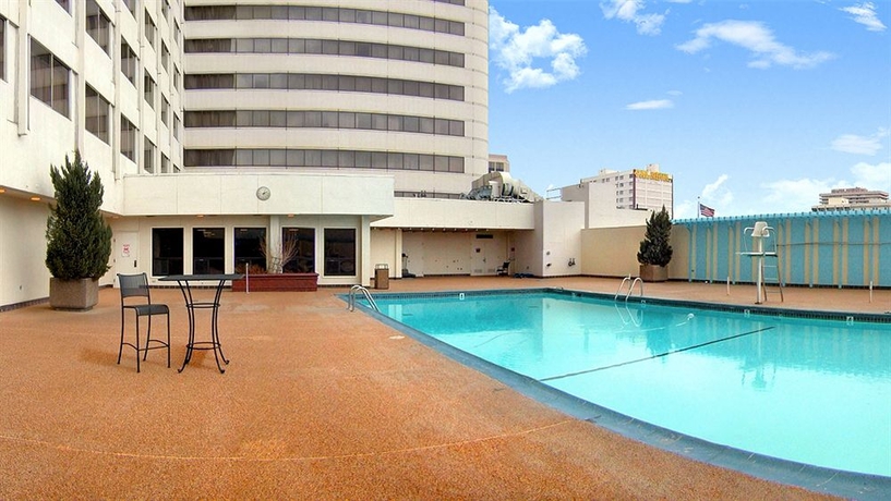 Imagen de la piscina del Hotel Harrah's Reno. Foto 6