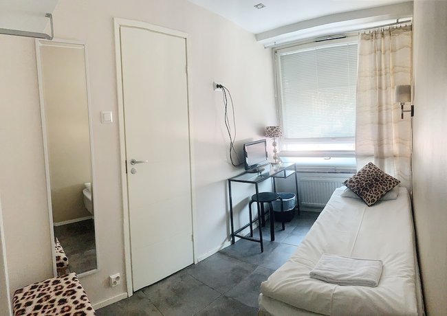 Imagen de la habitación del Hotel Harriet. Foto 13