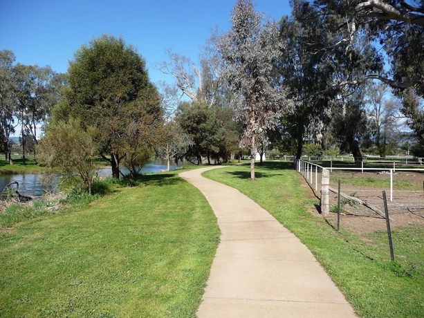 Imagen de los exteriores del Hotel Harriet House Tumut. Foto 12