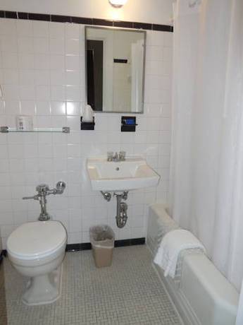 Imagen de la habitación del Hotel Harrington. Foto 9