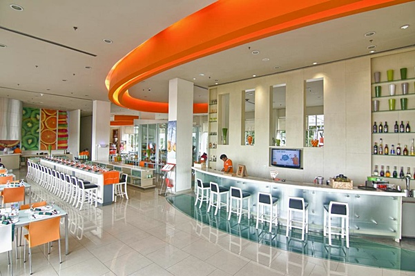 Imagen del bar/restaurante del Hotel Harris Batam Center - Batam. Foto 2