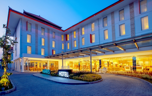 Imagen de los exteriores del Hotel Harris Cokroaminoto Denpasar. Foto 8