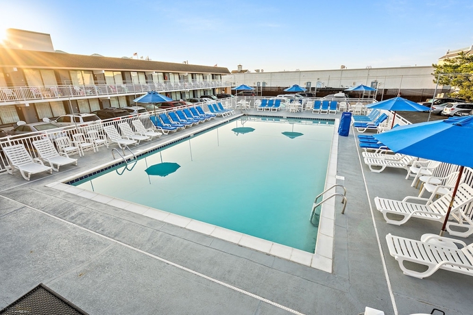 Imagen de la piscina del Hotel Harris House By The Beach. Foto 15