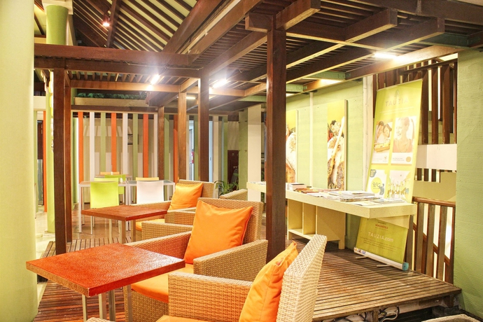 Imagen del bar/restaurante del Hotel Harris Kuta Tuban Bali. Foto 3