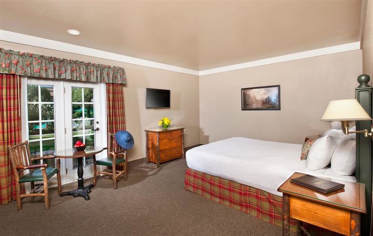 Imagen de la habitación del Hotel Harris Ranch Inn. Foto 5