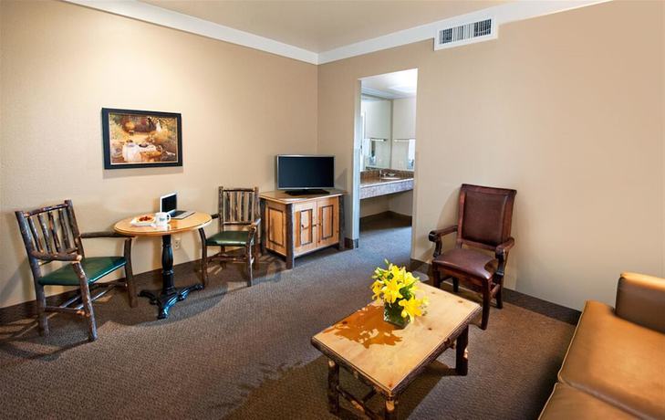 Imagen de la habitación del Hotel Harris Ranch Inn. Foto 11