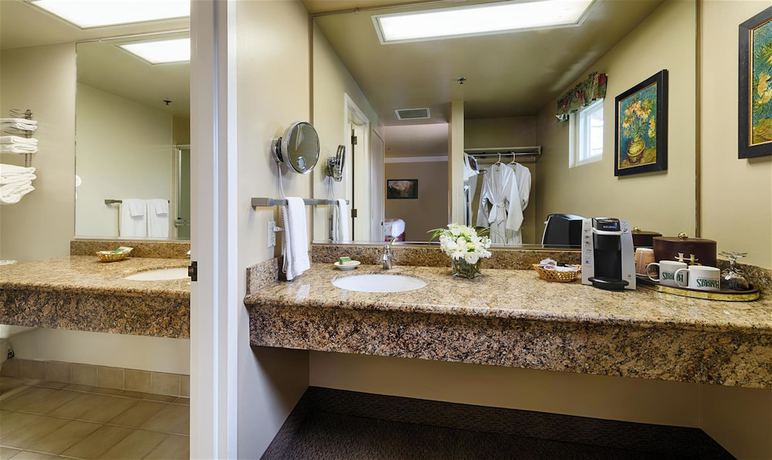 Imagen de la habitación del Hotel Harris Ranch Inn. Foto 15
